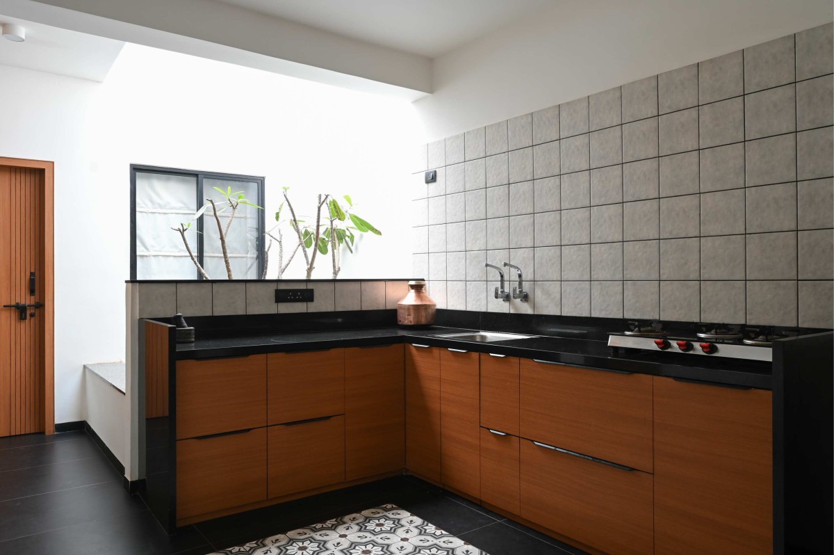 Kitchen of 13X70 House by Studio ZERO.1