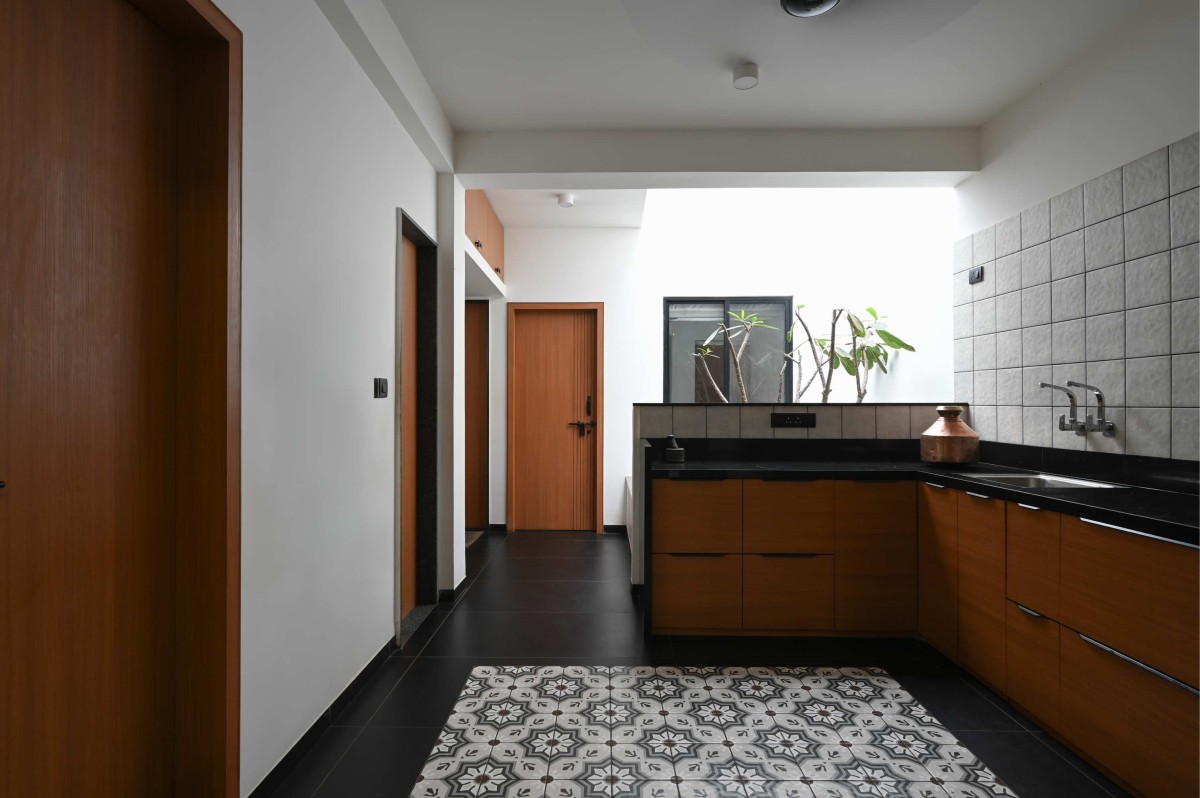 Kitchen of 13X70 House by Studio ZERO.1