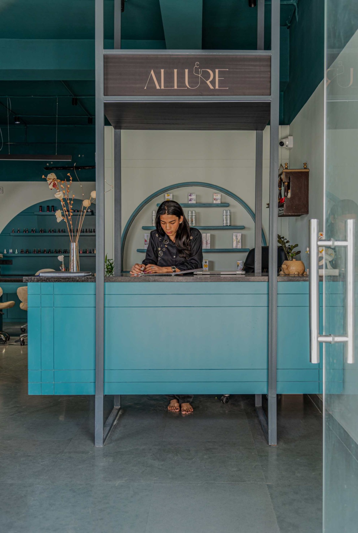 Entrance view of Allure Salon by Sawai Design Studio