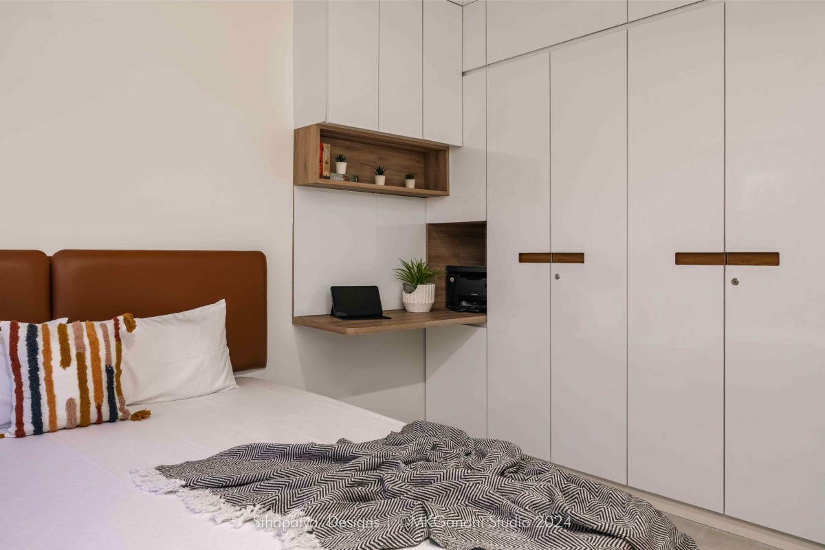 Guest Bedroom of Vrundavan at Shivalik Sharda Harmony by Sthapatya Designs