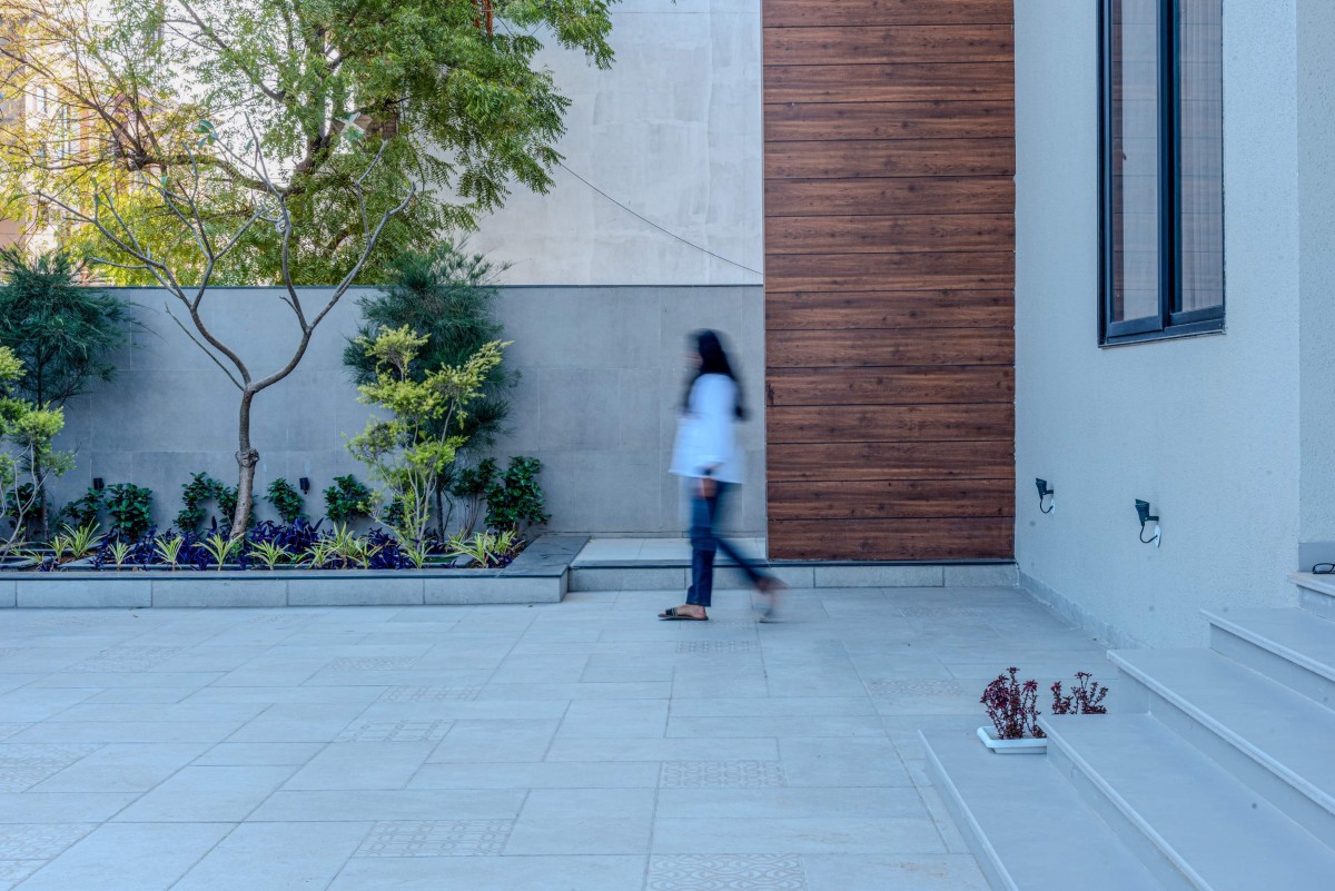 Frontyard of The Lightwell Farmhouse by Studio Symposium