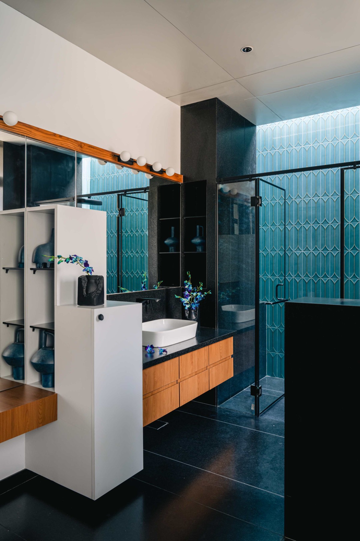 Bathroom of Prakashalay by Associated Architects (i) Pvt. Ltd.