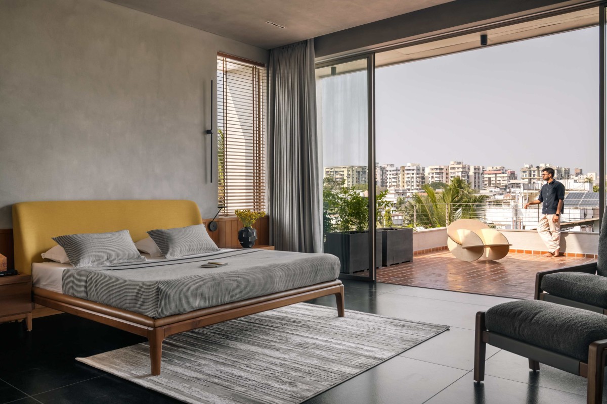 Master Bedroom of Prakashalay by Associated Architects (i) Pvt. Ltd.