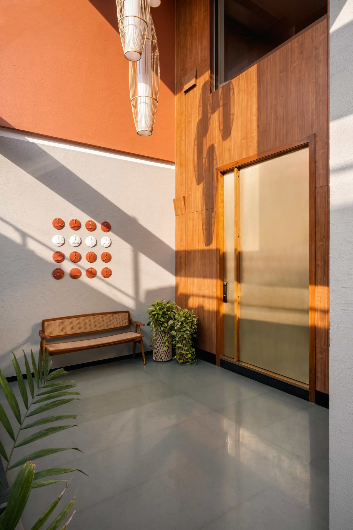 Entrace foyer of Prakashalay by Associated Architects (i) Pvt. Ltd.