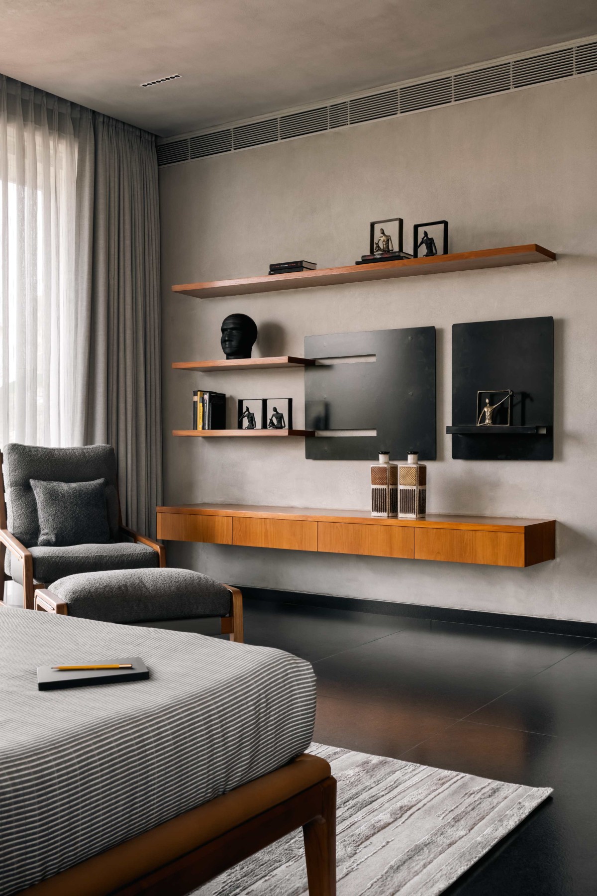 Master Bedroom of Prakashalay by Associated Architects (i) Pvt. Ltd.