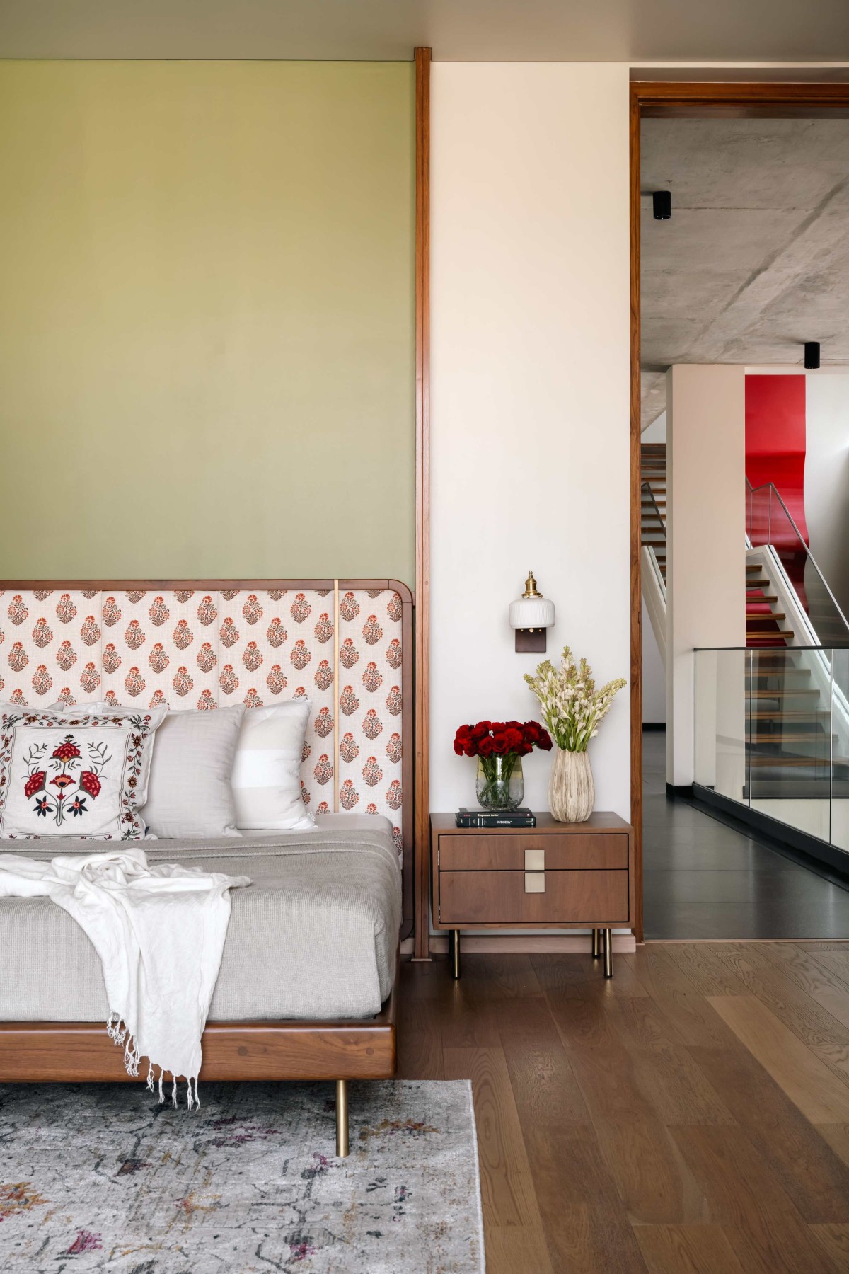 Bedroom of Prakashalay by Associated Architects (i) Pvt. Ltd.