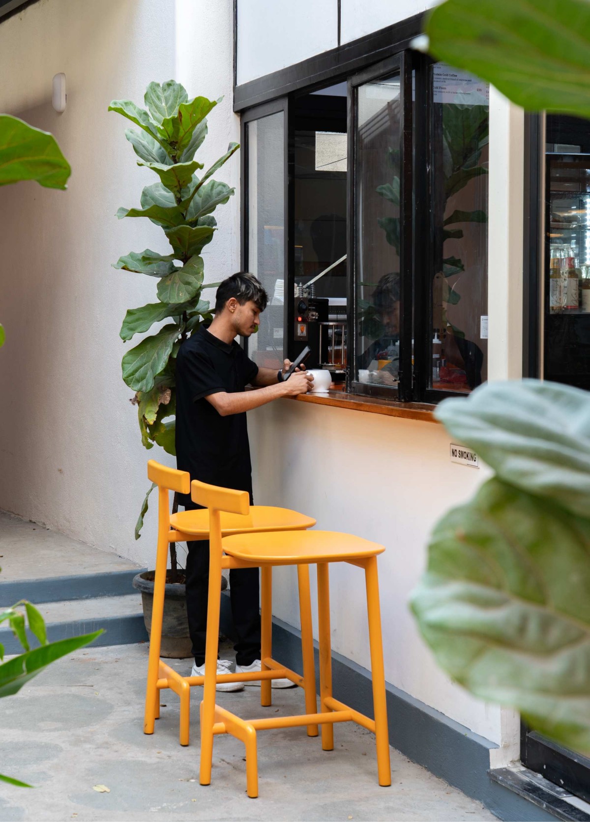 Tall counter of Drip And Drop by Inari Atelier