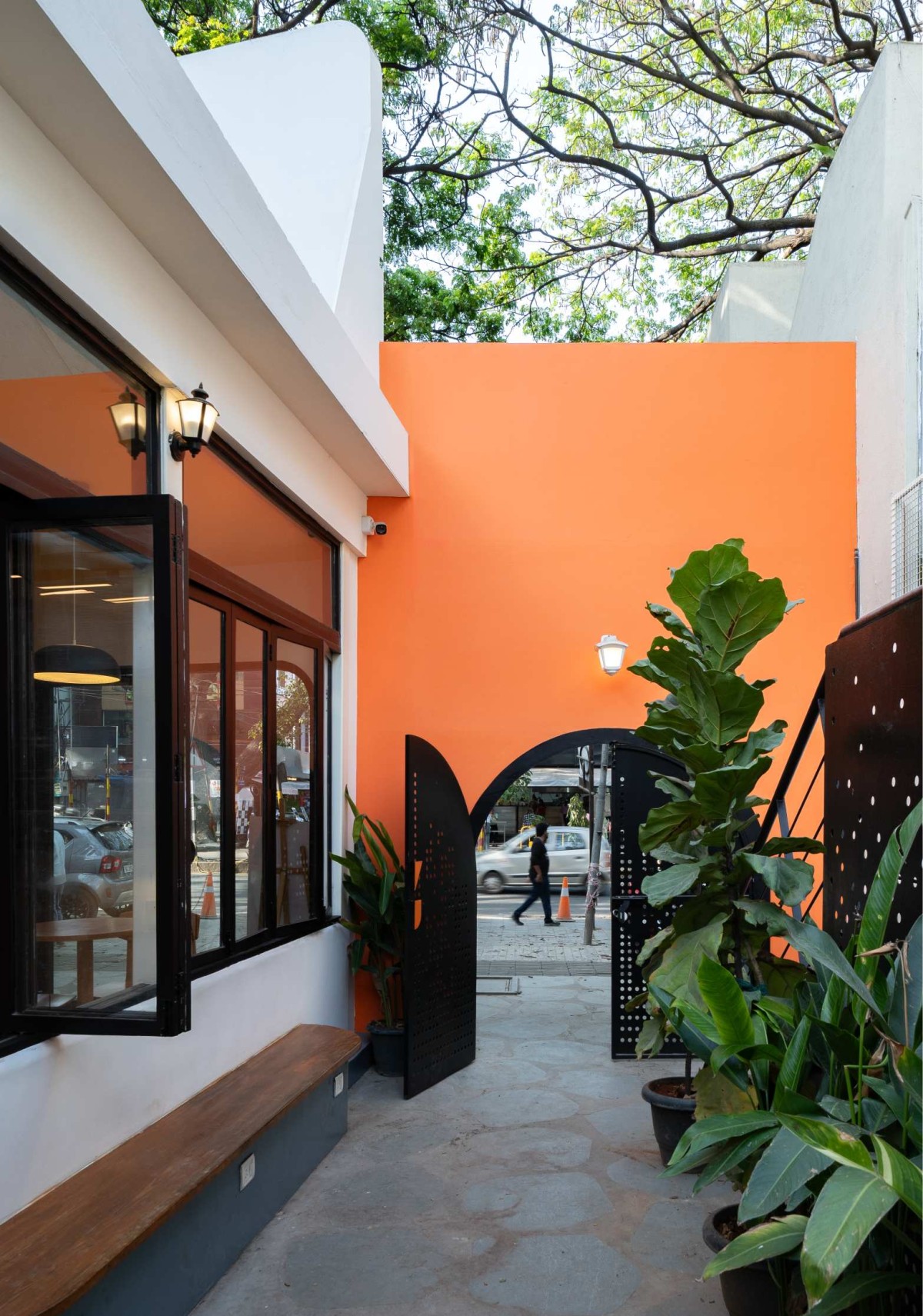 Outdoor seating of Drip And Drop by Inari Atelier