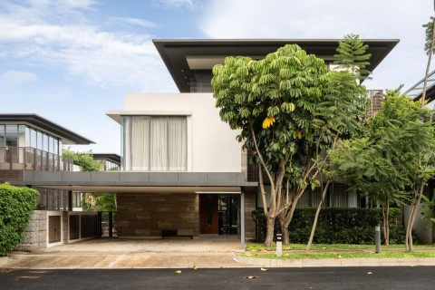 136 Embassy Boulevard by Adhwa