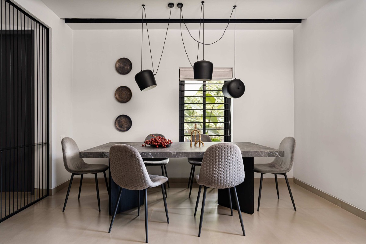 Dining of Timeless House by PATH