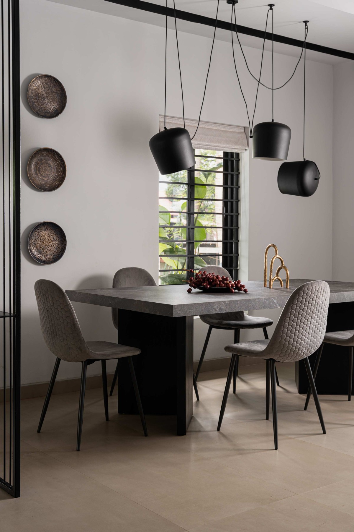 Dining of Timeless House by PATH