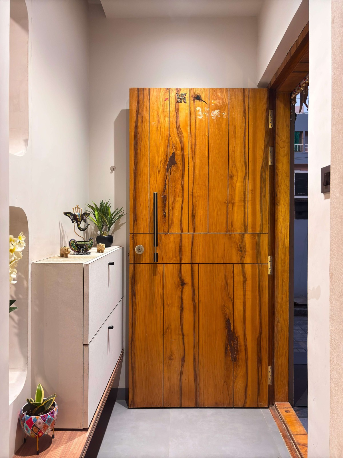 Vestibule of Saksham by DESiGN fEEDER Architects