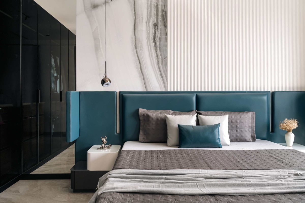 Son's Bedroom of 4BHK Apartment at Akshar Iland By Scj Architects & Interior Designers