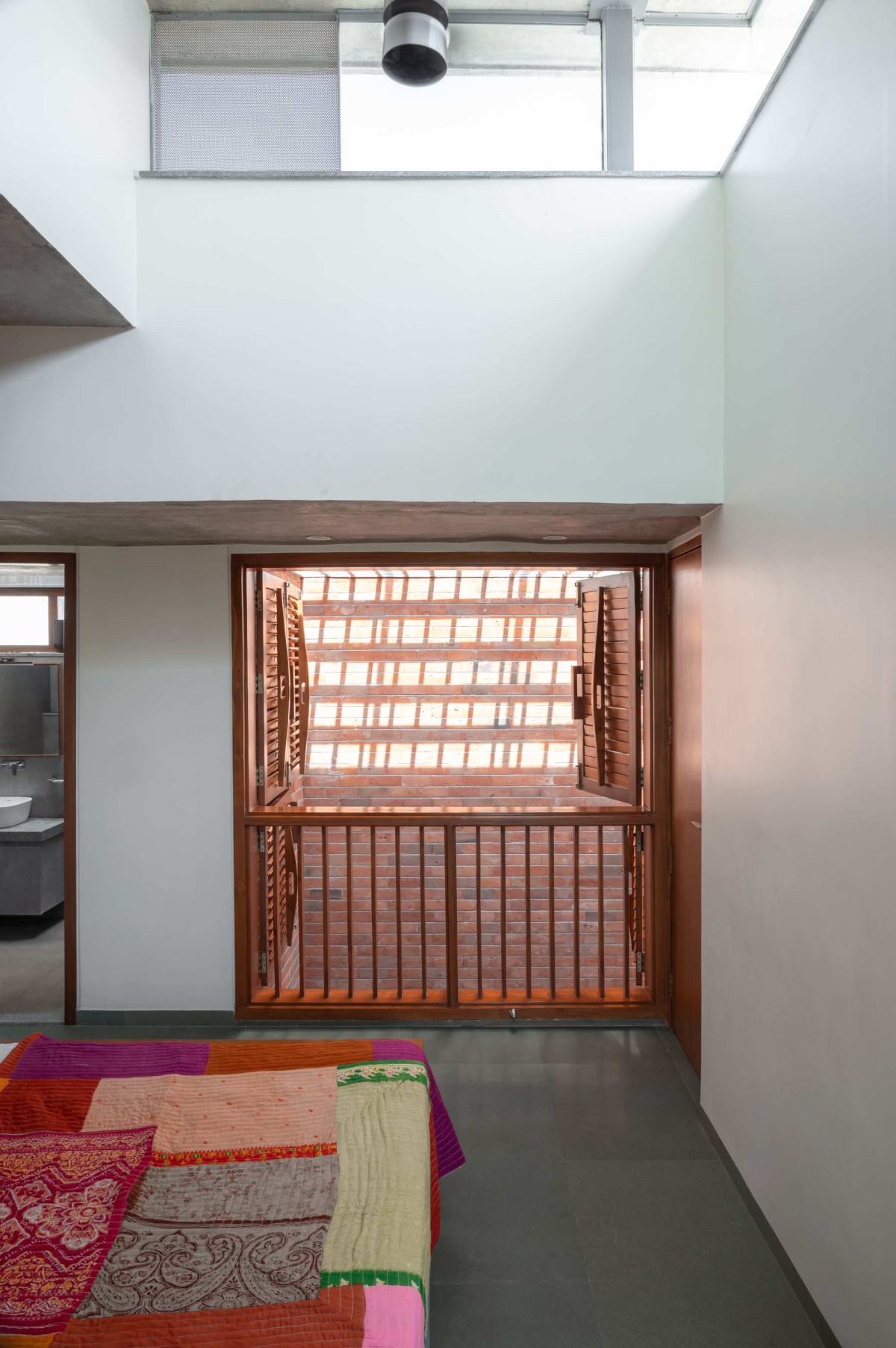 Bedroom of A Dialogue with the Past House by A Threshold