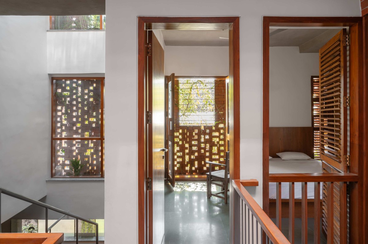 Passage to bedroom of A Dialogue with the Past House by A Threshold