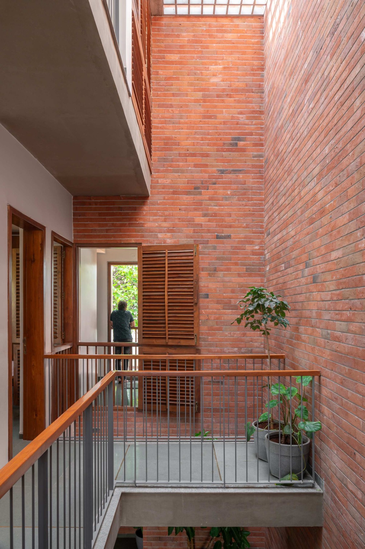 Skylight to corridor space of A Dialogue with the Past House by A Threshold