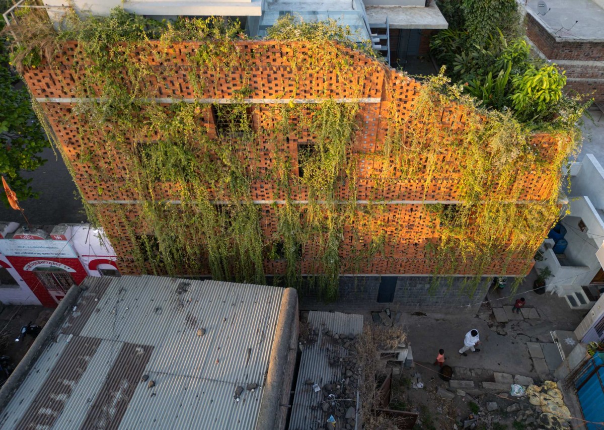 Aerial view of A Dialogue with the Past House by A Threshold