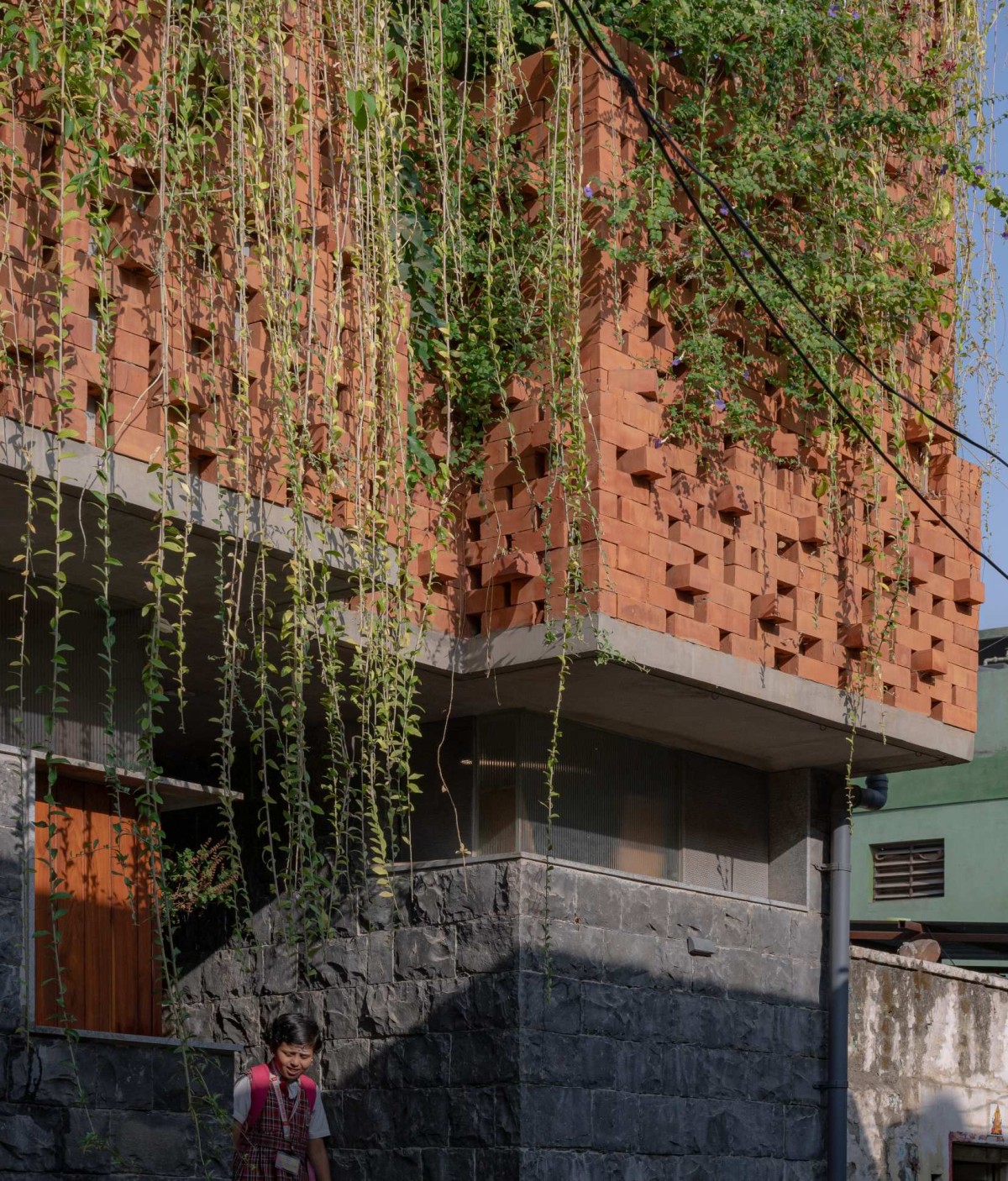 Exterior view of A Dialogue with the Past House by A Threshold
