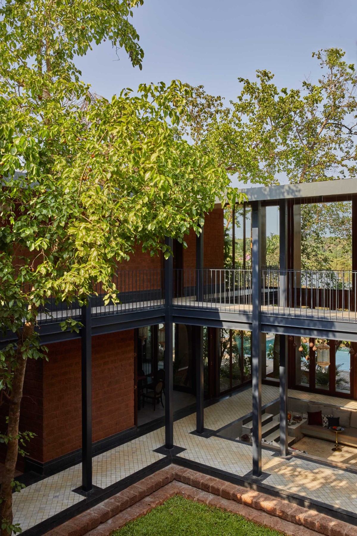 Central Courtyard of House of Multiple Courts by Sameep Padora & Associates
