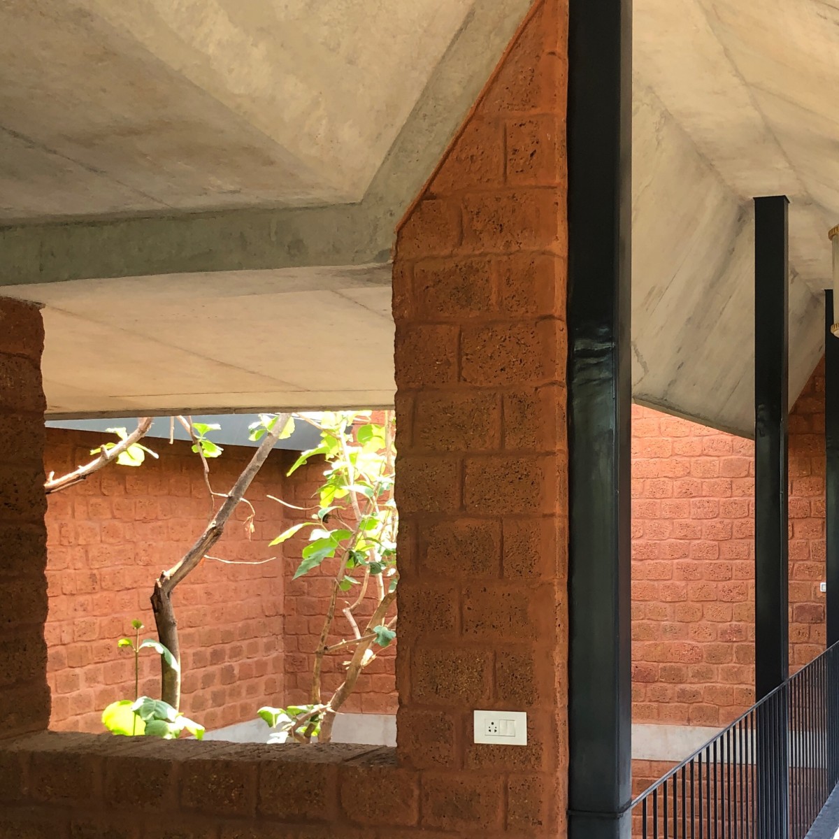 Entry Lightwell of House of Multiple Courts by Sameep Padora & Associates