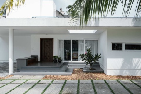Kumaranelloor House by N&RD