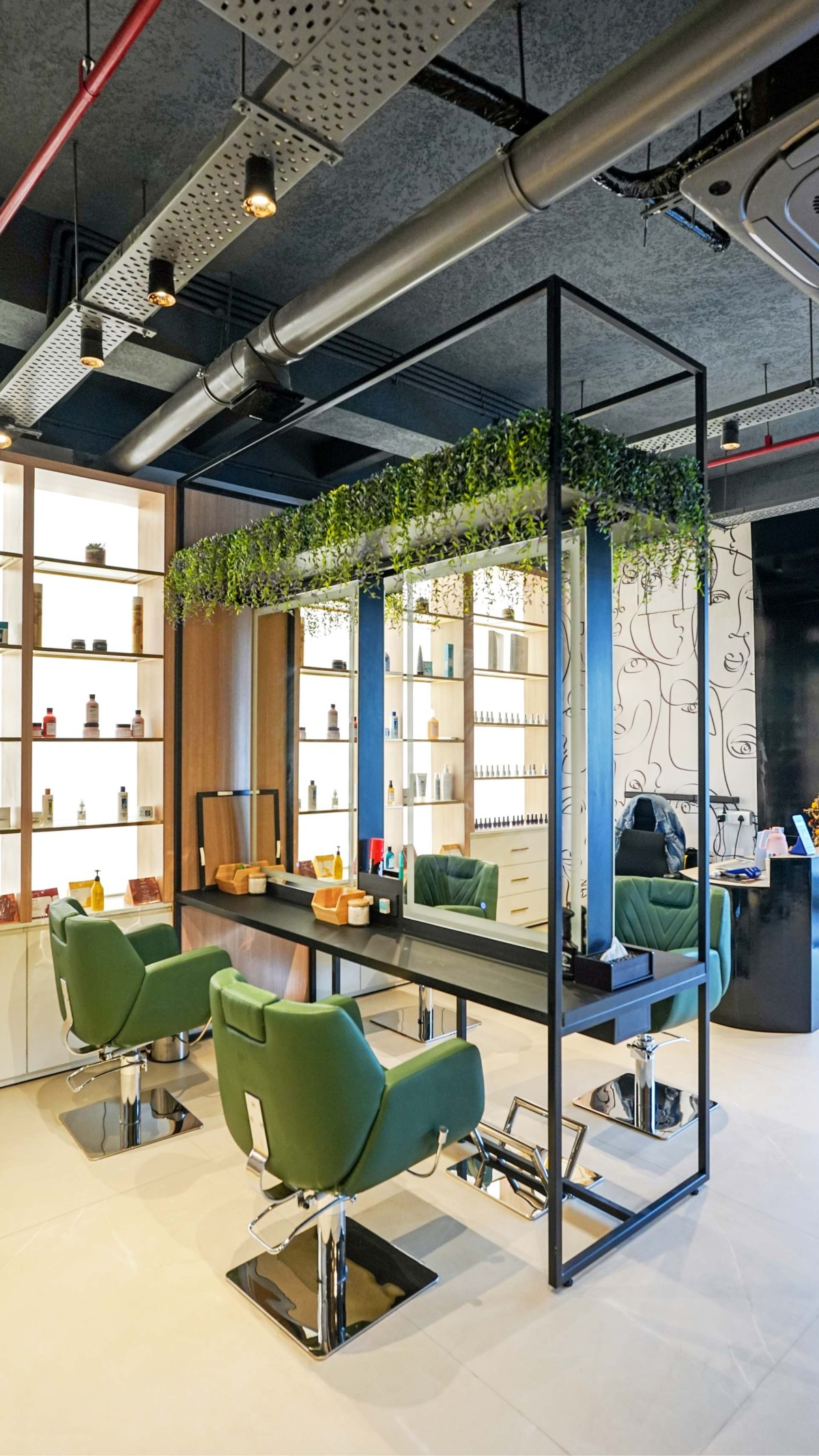 Hair dressing area of Neeldavid’s Salon by Studio MaYa