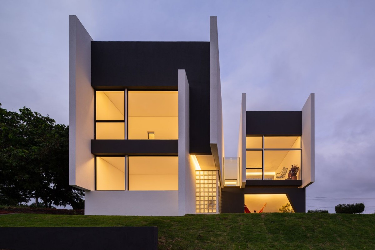 Volume Zero Carpina House by NEBR Arquitetura | Tropical Contemporary Residence ...