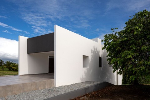 Carpina House by NEBR Arquitetura