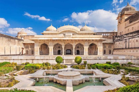 Unveiling Architectural Wonders: Stunning Courtyards 