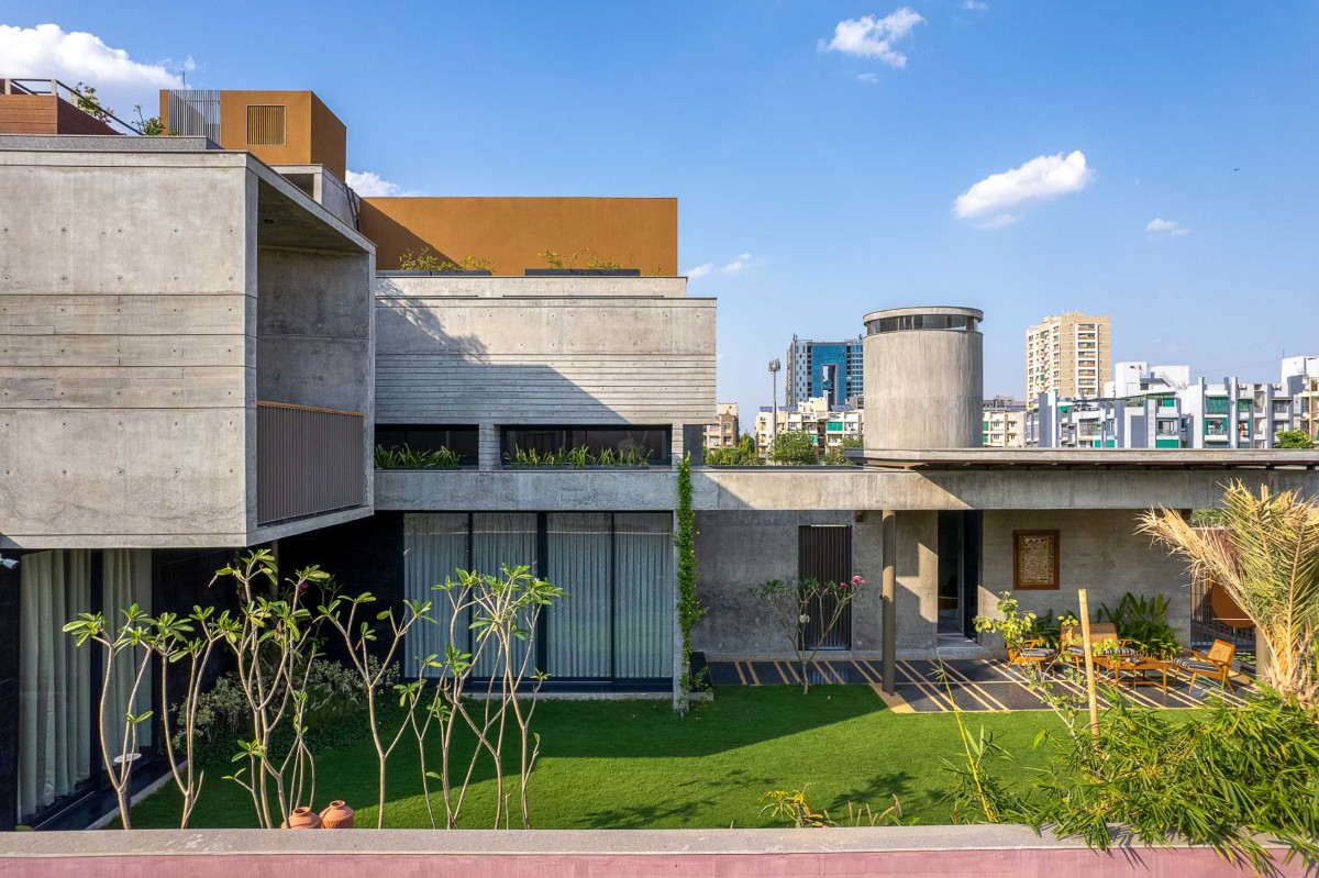 Exterior View Of Ascending House by Rushi Shah Architects + Tattva