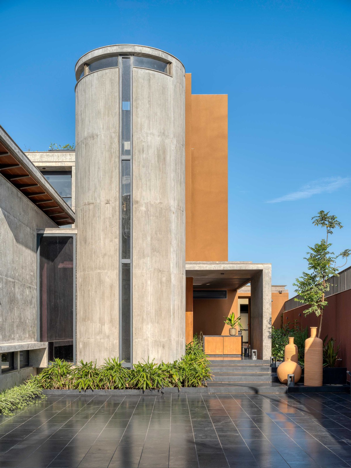 Exterior View Of Ascending House by Rushi Shah Architects + Tattva