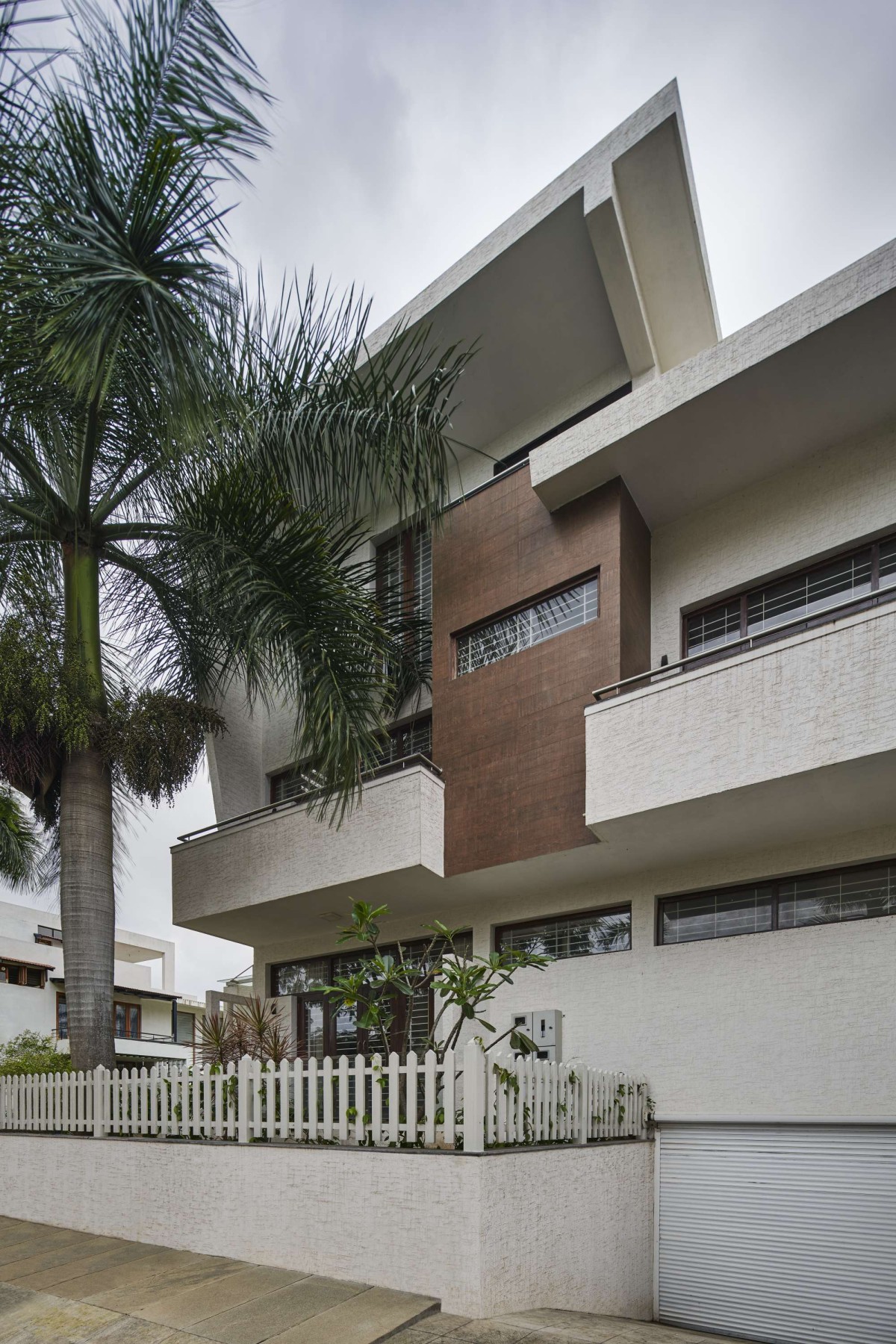 Exterior of Linear House by Int-Hab Architecture + Design Studio