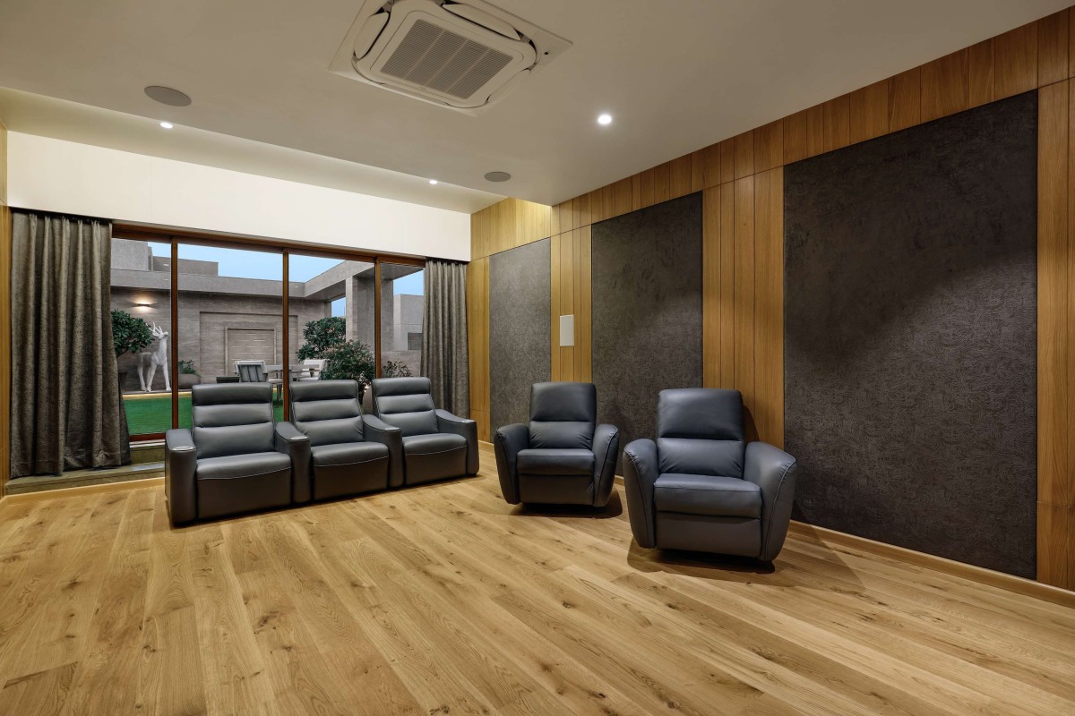 Lounge room of Mansukh Rojiwadia’s Penthouse by Dipen Gada & Associates
