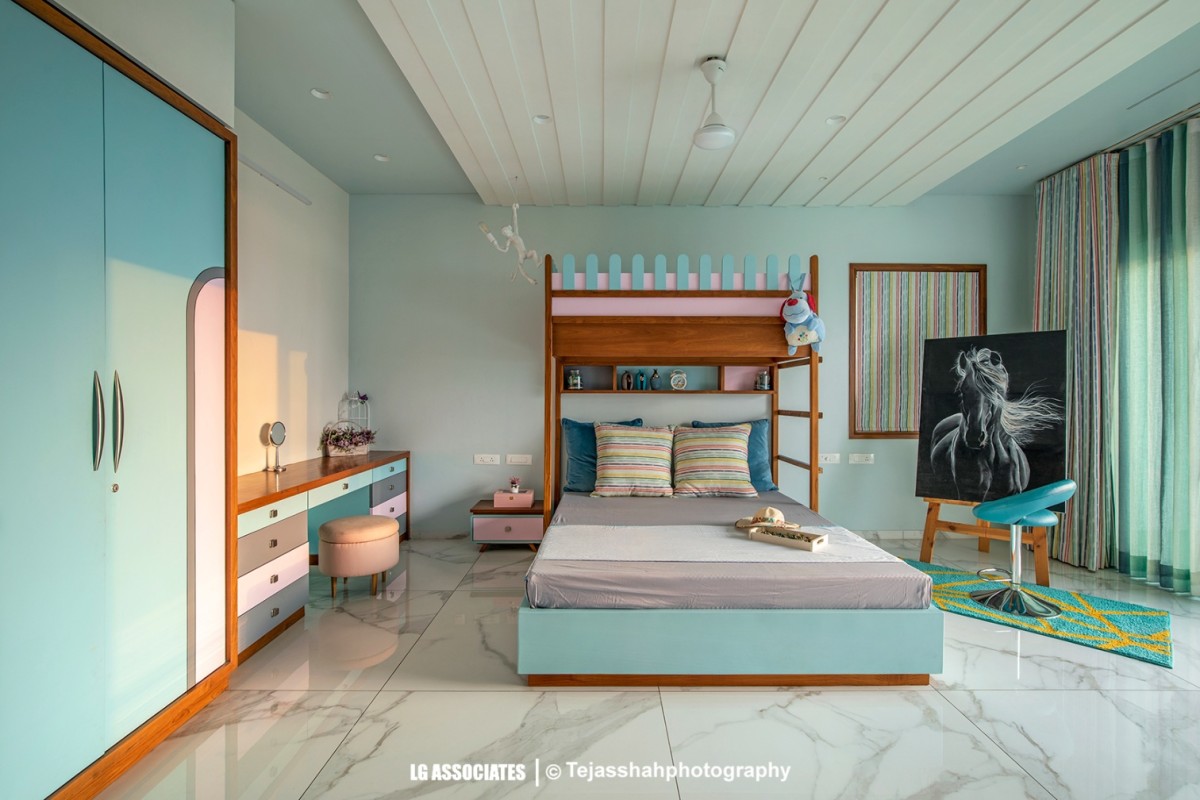 Kids room at first floor of Cube House by LG Associates
