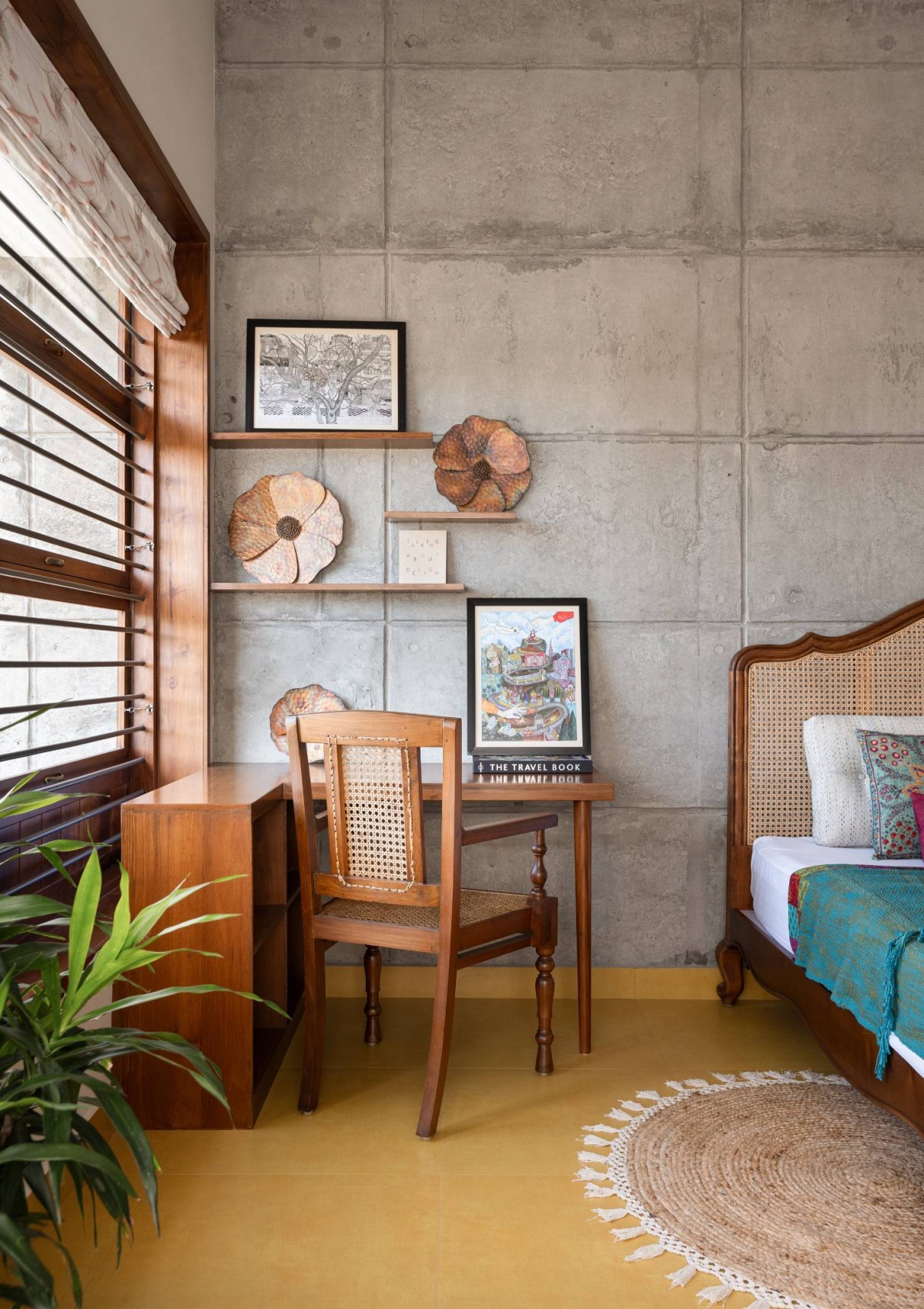 Master Bedroom of Carving a COURT OF QUIETUDE in a Bustling Cityscape by Mudbricks Architects