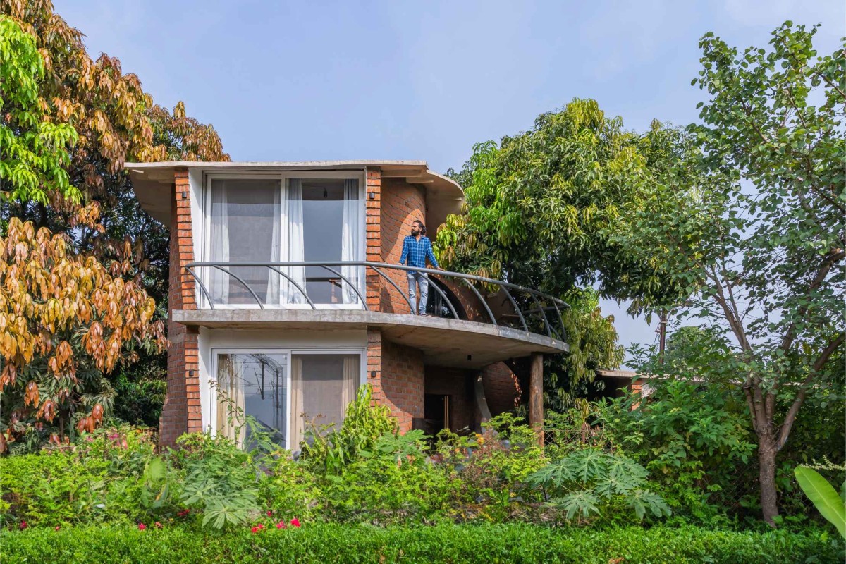 Balcony of Asmalay by Blurring Boundaries