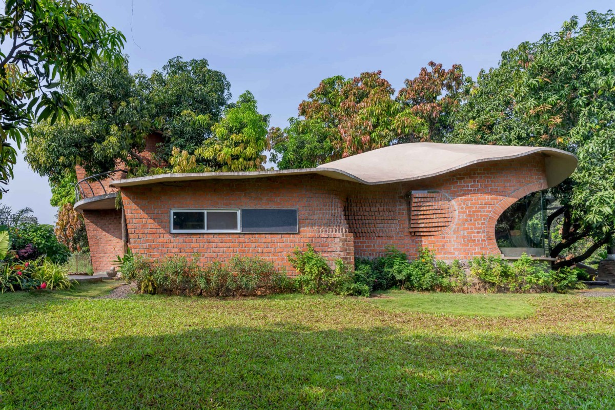 Exterior view of Asmalay by Blurring Boundaries