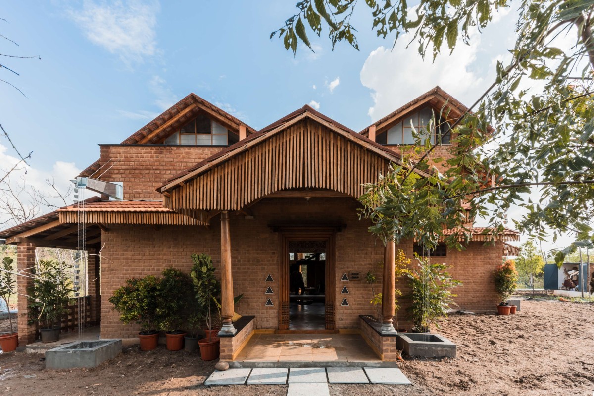 Brick Manor By Bhutha Earthen Architecture Studio