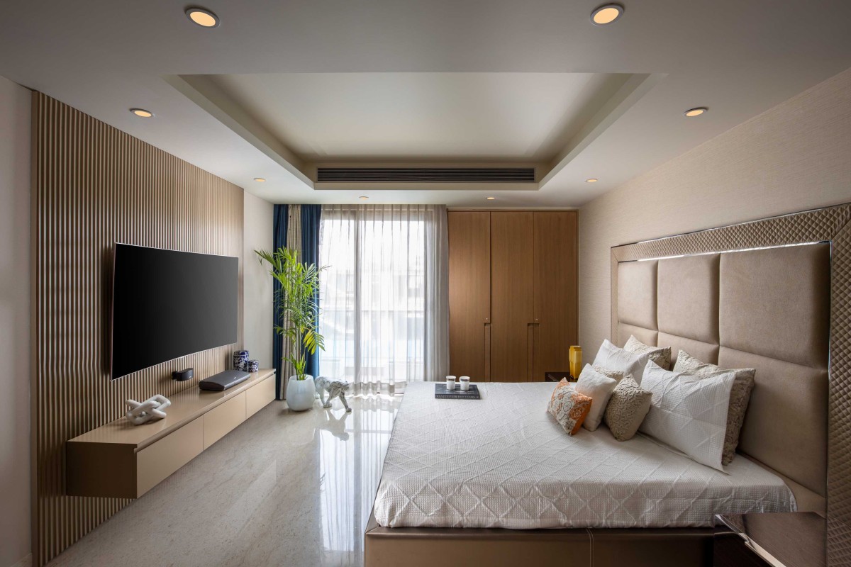 Guest Bedroom of Vasant Vihar Apartment by Design Deconstruct