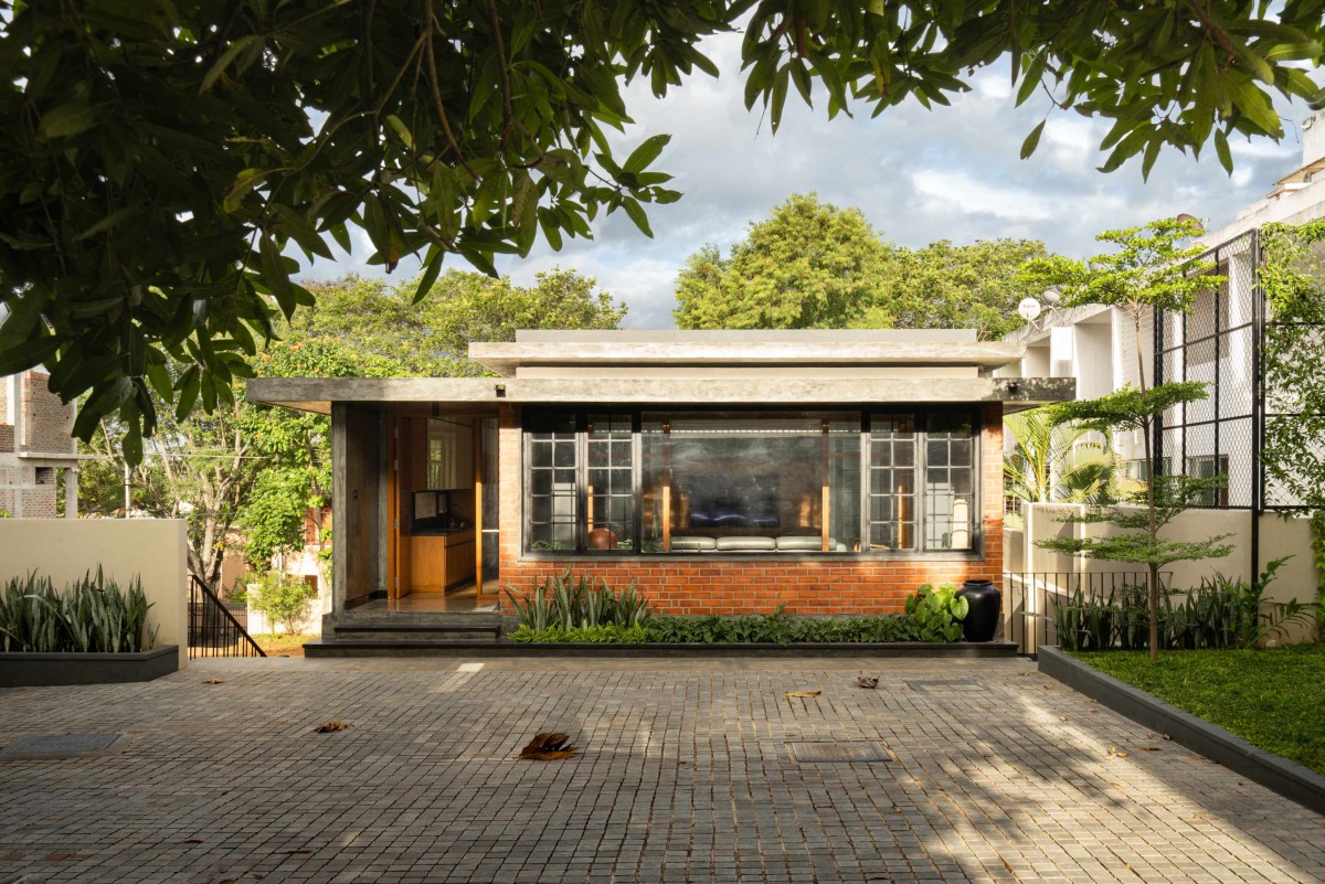 Porch of Sendhil Studio by EDOM Architecture