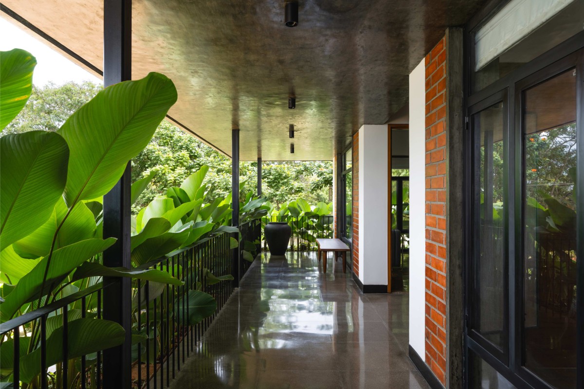 Passage of Sendhil Studio by EDOM Architecture