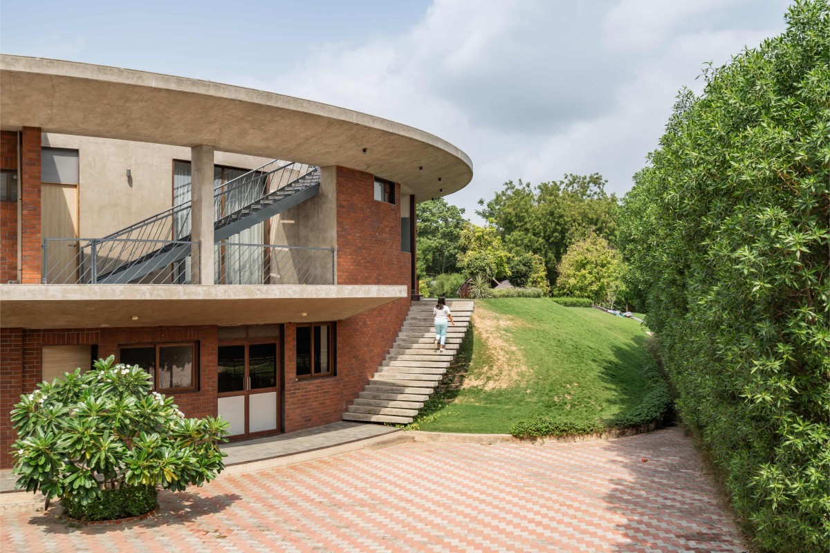 Exterior view of The Ring House by Studio prAcademics