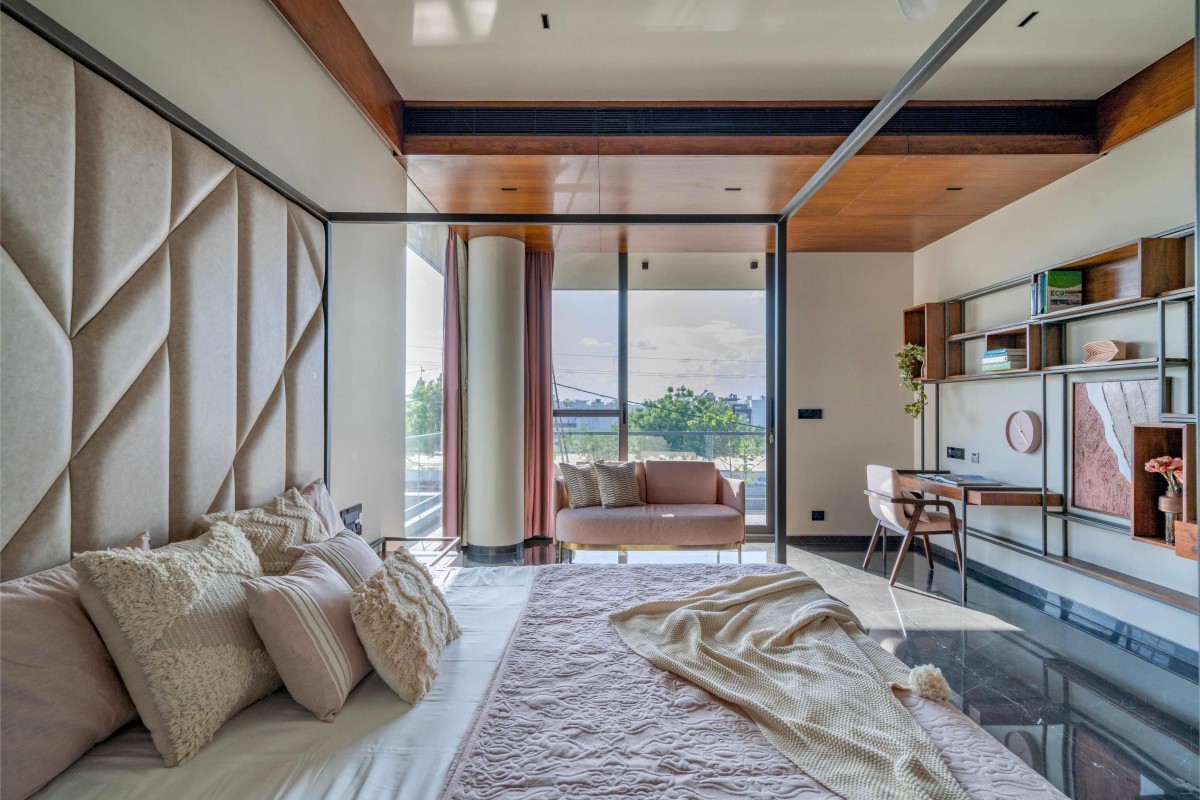 Sister's Bedroom of Sanctum Villa by VPA Architects