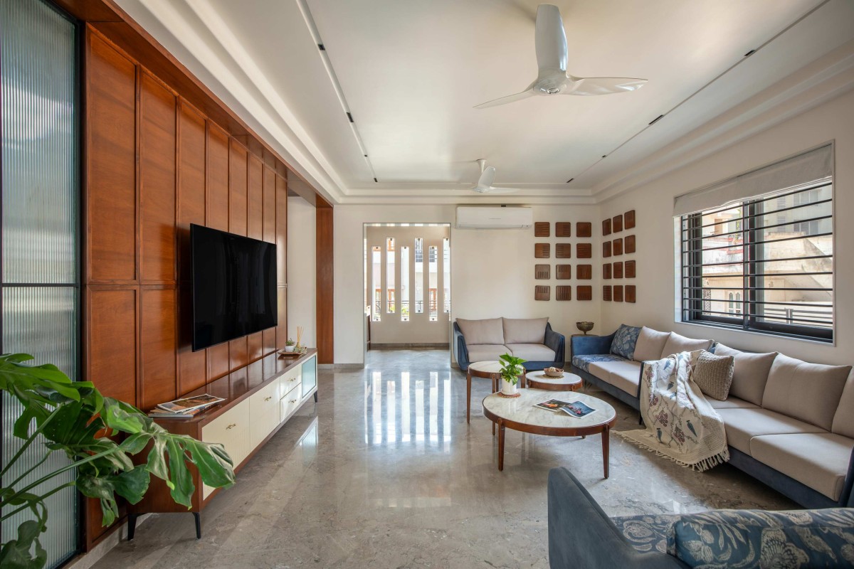 Living room of Pramukh Villa by Foresight Associates