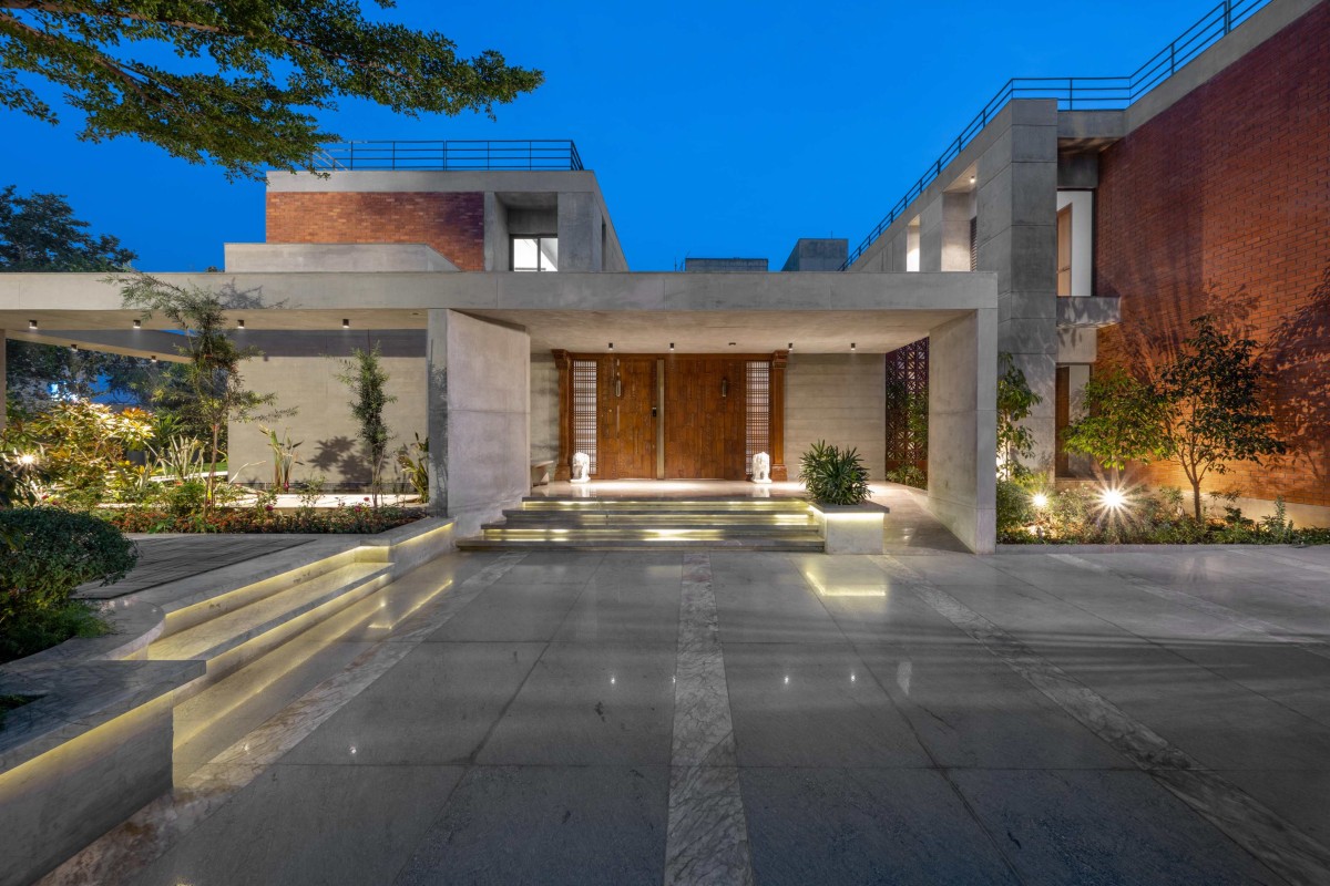 Dusk light exterior view of Mehul Patel Residence by Groundwork Architecture