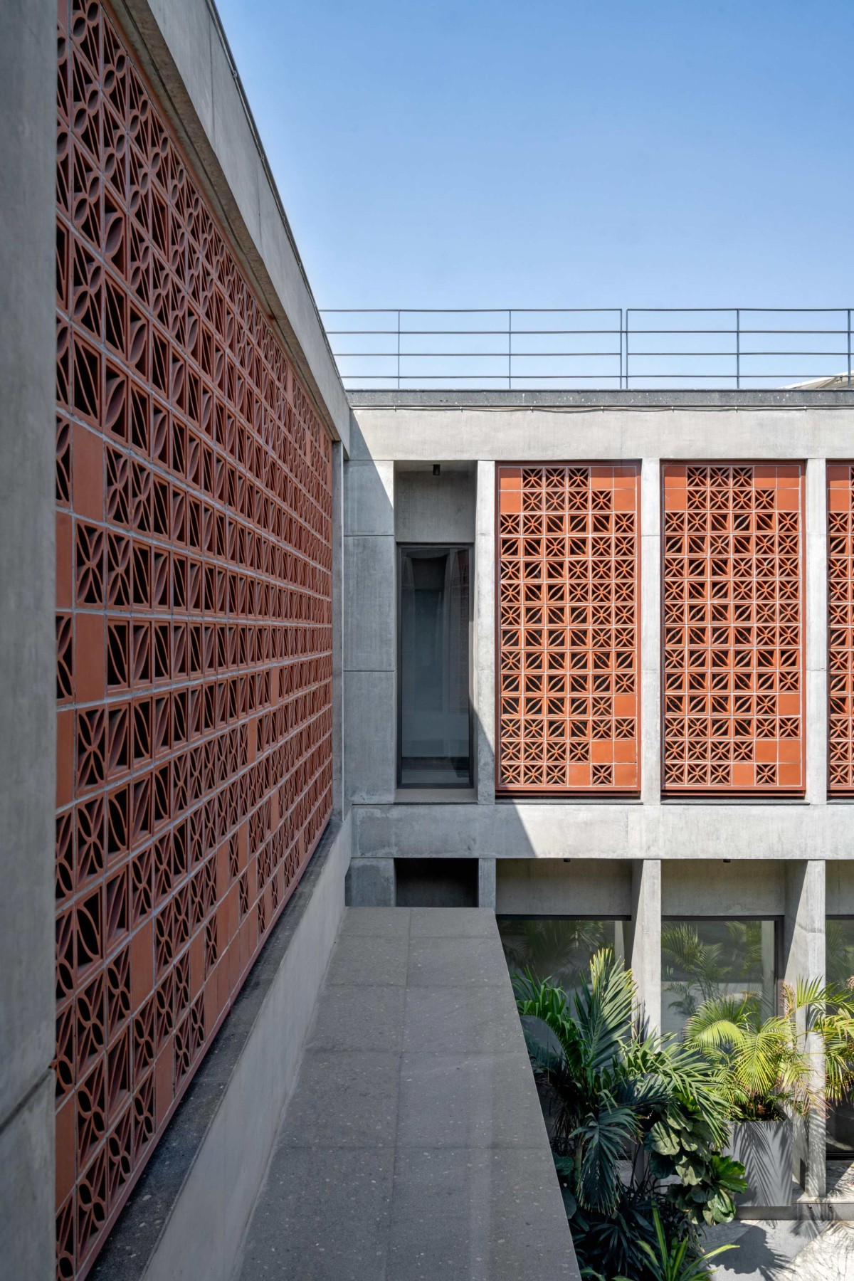 Detailed shot of wall of Mehul Patel Residence by Groundwork Architecture