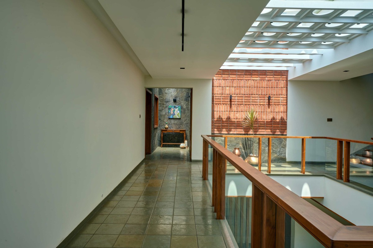 Corridor of Anandi House by Abhay Pise & Associates