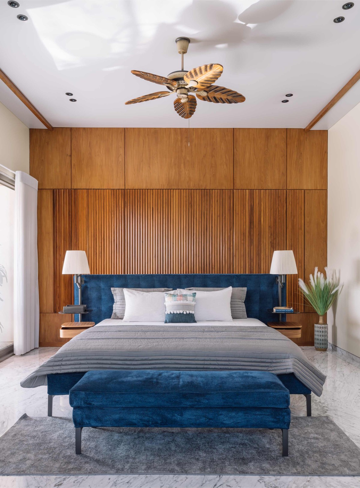 Daughter's Bedroom of Sukhmangal by Hitesh Mistry & Associates