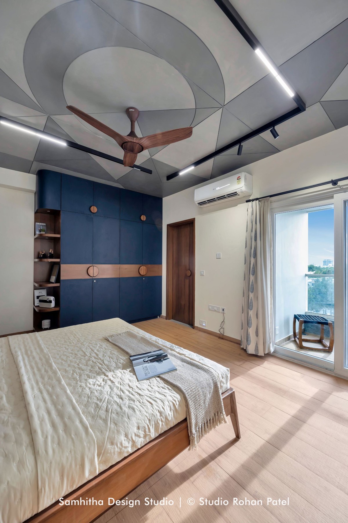 Bedroom 2 of Manjalpur Residence by Samhitha Design Studio