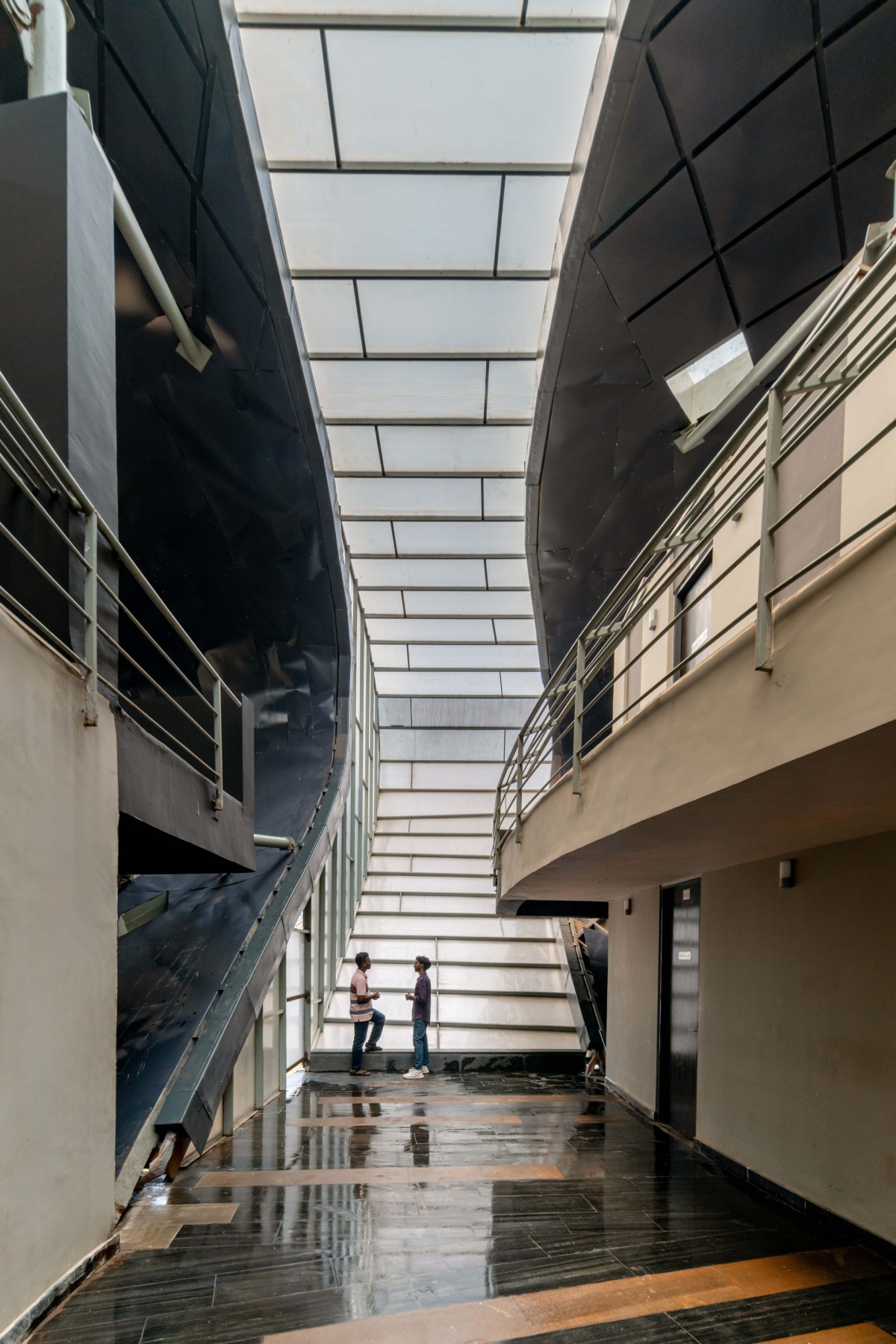 Passage of National Institute of Water Sports by MOFA Studio